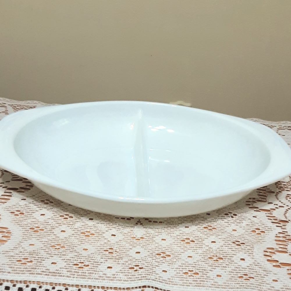 PYREX Divided 1.5 Qt Dish